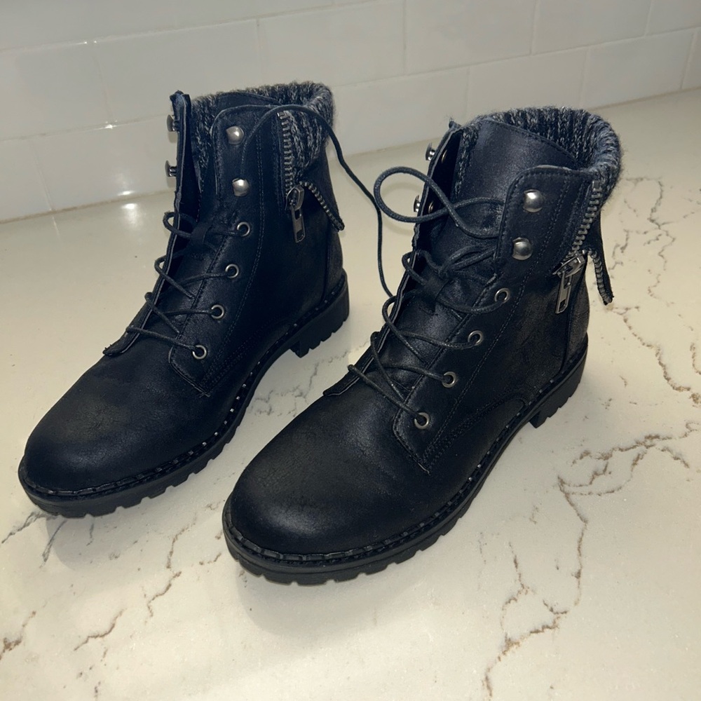 Black Women's Lace-Up Ankle Boots